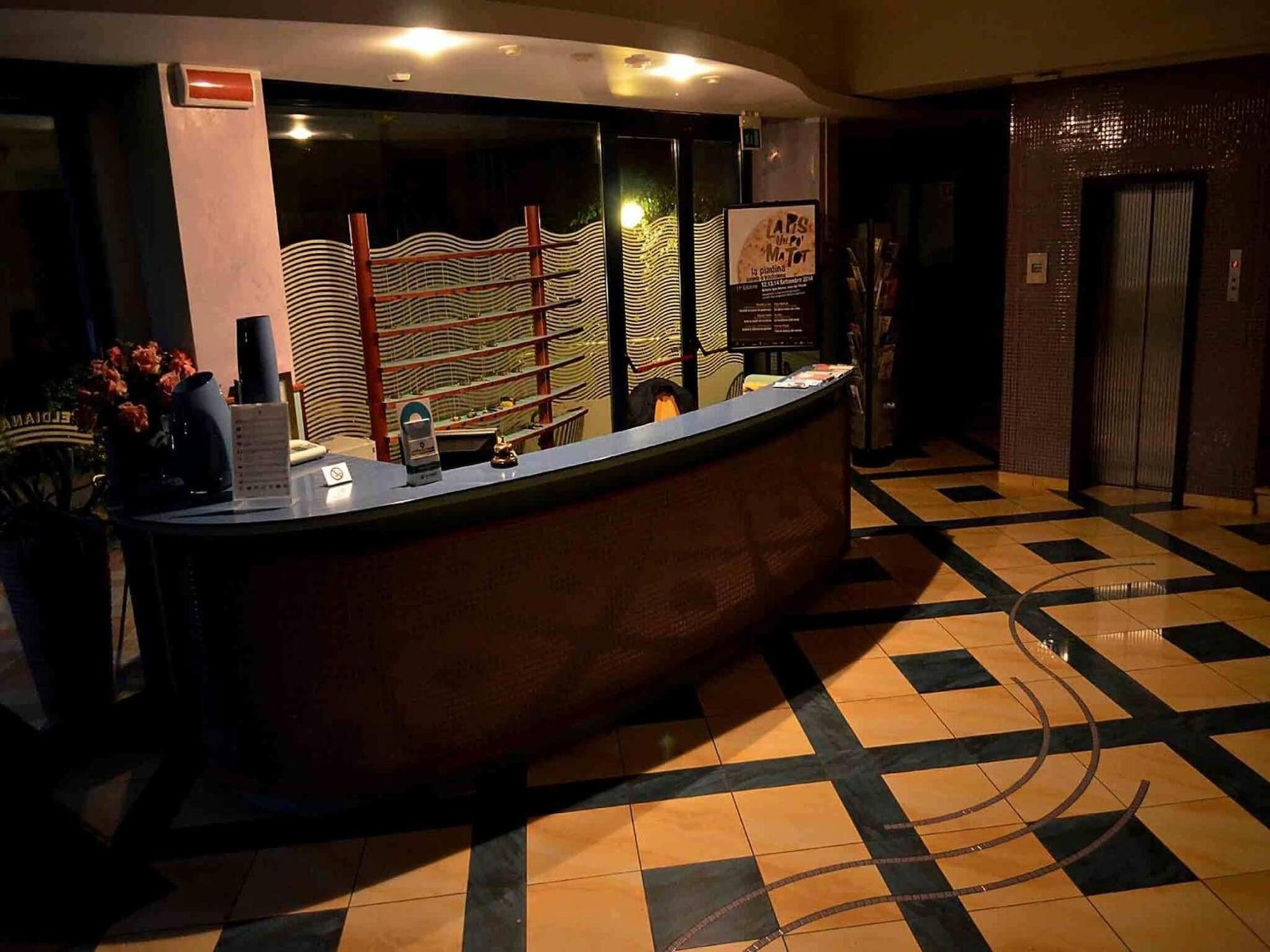 Hotel Diana Bellaria-Igea Marina Exteriör bild